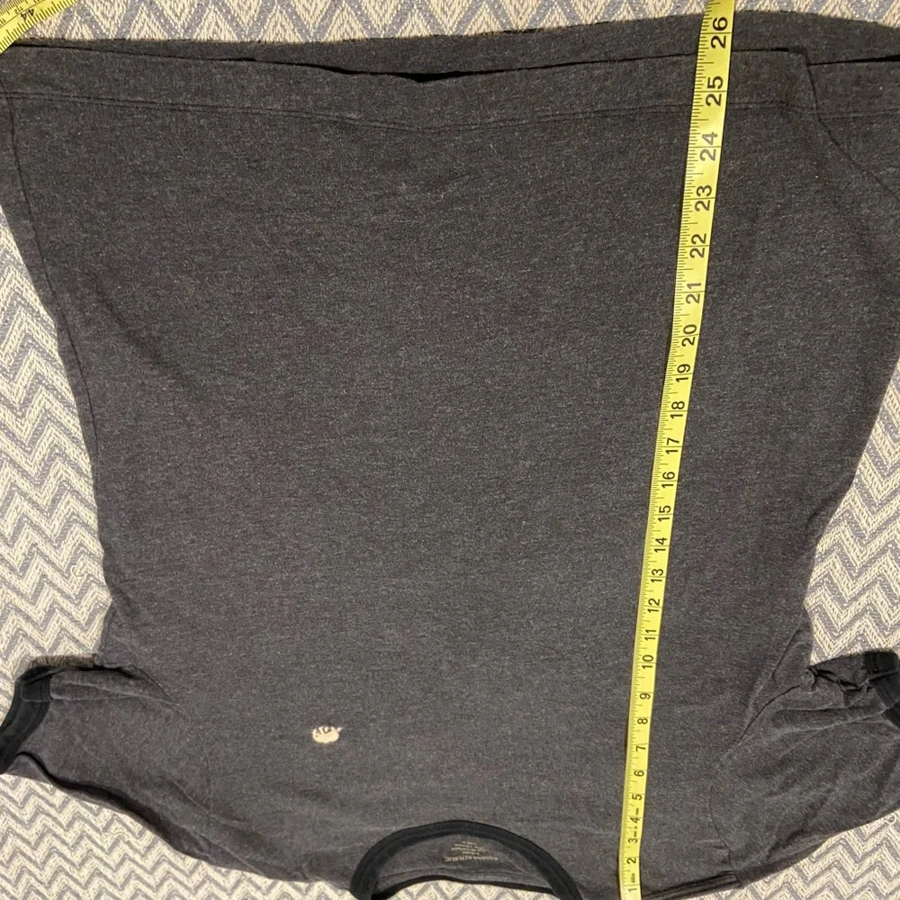 Banana Republic Charcoal Short Sleeve Tee